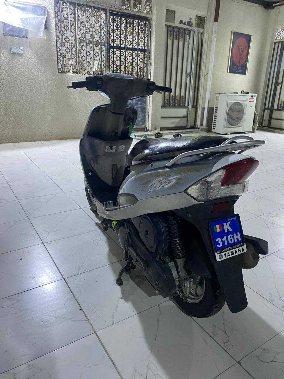 سلام عليكم ماكس غجمه لبيع
دراجه كفاله عامه برغي ما مفتوح بيهه 
اي نقص ما بيهه دراجة 
مختمه ختم واحد ويه مكينه 
مكاني بصره خور زبير 
سعر 900 وبيهه مجال 
رقم ***********
