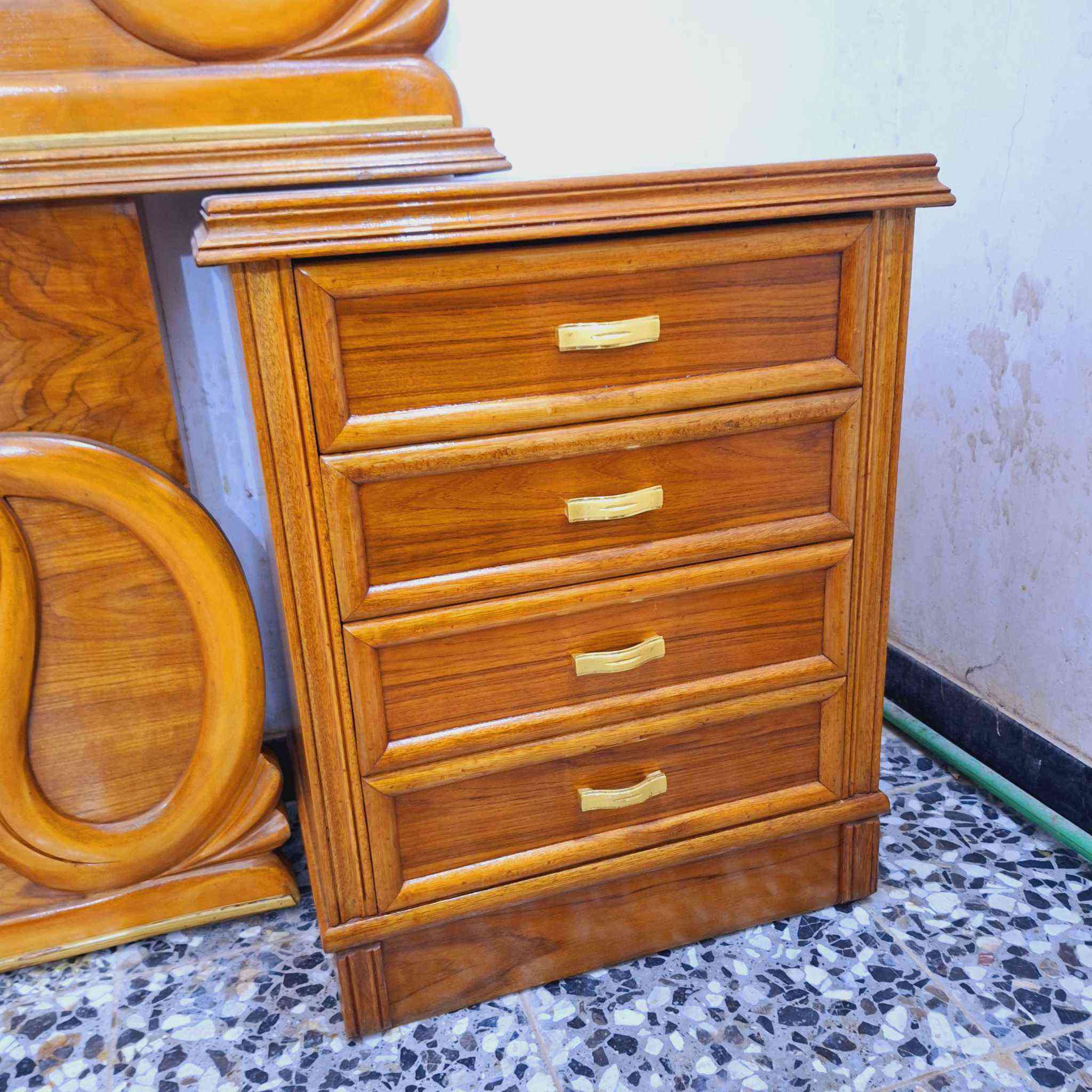 غرفه ام ٦ ملحق صاج 5ملم لتحشا كله بلوك شغل ونجارت معرض الزوراء للغرف عباره عن صاج وجاوي قاعده وسكف بلوك صاج الضهر جرجوبه برغي مستعمل نضيف جدأ ثقيل جدا اعلى  فصال بلصاج العراقي


**إذا كنت صاحب هذا الإعلان وتريد حذفه لأي سبب، رجاءا أرسل رسالة إلى الدعم الفني**