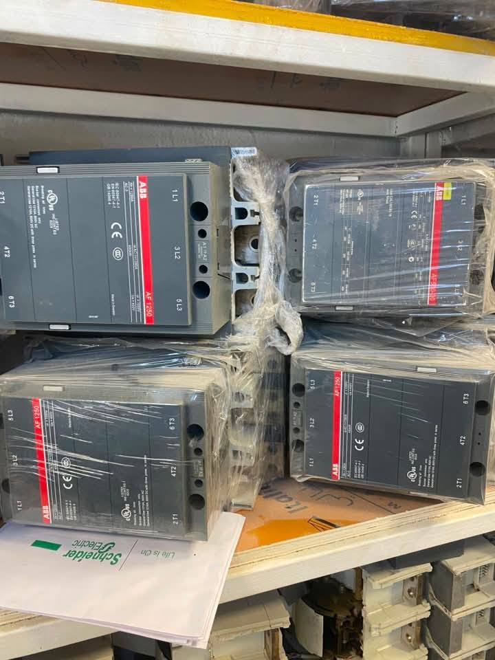 **كونتكترات + قواطع Schneider / ABB**
**جميع الأحجام متوفرة من 100 أمبير إلى 3200 أمبير**

✅ **بضاعة أصلية - منشأ فرنسي**  
✅ **ضمان سنة كاملة**  
✅ **أسعار جملة خاصة لأصحاب المحلات والمشاريع**  

**المتوفر حالياً:**  
- كونتكتر Schneider TeSys  
- قواطع MCCB - ACB Schneider + ABB  
- قدرات: 100A - 125A - 160A - 250A - 400A - 630A - 800A - 1000A - 1250A - 1600A - 2000A - 2500A - 3200A  
- كويل 220V / 380V حسب الطلب

**الكميات محدودة والأسعار تنافسية جداً**  
للحجز والاستفسار:  
📞 [رقمك]  
📍 [عنوانك]  
الاتصال *********** واتساب 
🚚 يوجد توصيل لجميع المحافظات
ا
#كهربائيات #قواطع_كهرباء #شنايدر #ABB #كونتكتر #مشاريع_كهربائية #أسعار جمله

