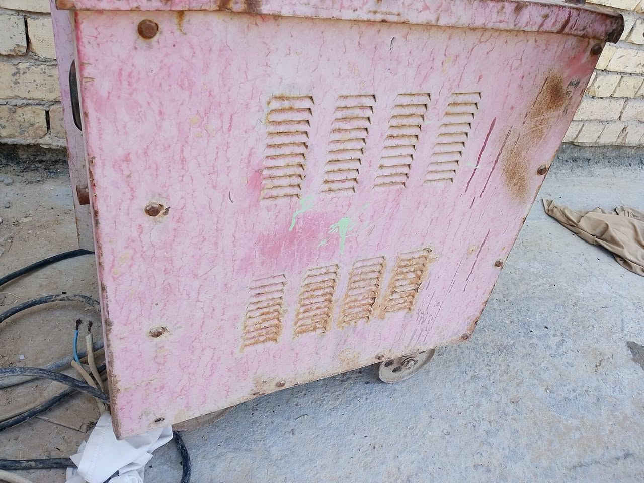 للبيع ماكنة لحام للاتصال ***********
