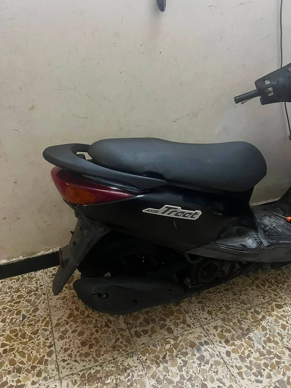 بريز كابريتر سرعه ١٤٠ كله مختمه كله شغاله اي نقص مابيه دراجه جديده السعر ٦٥٠ مكاني بغداد المشتل ***********
