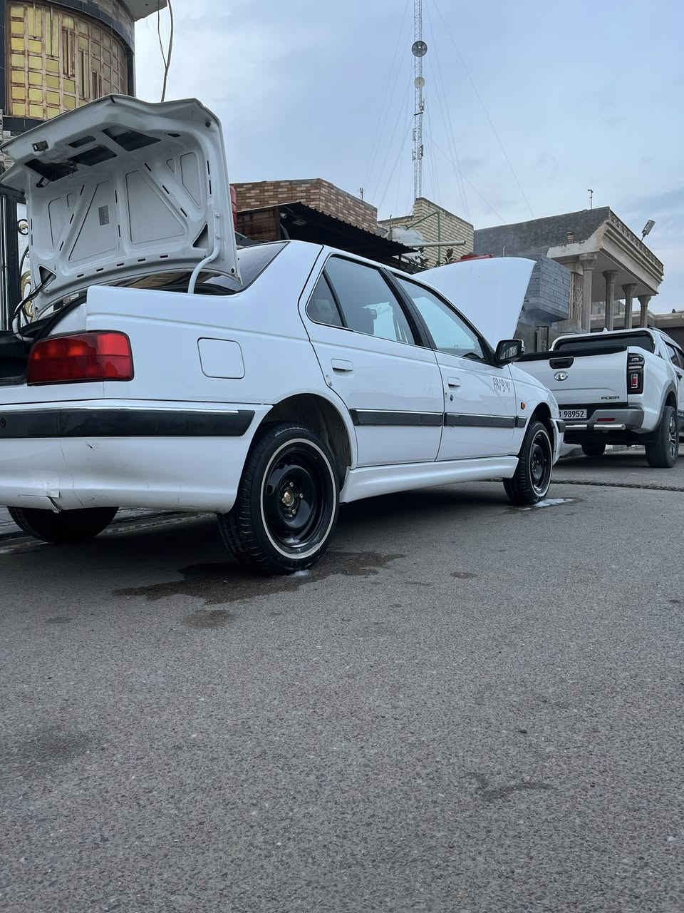 سلام عليكم بيجو بارص مديل 20 كفاله عامه مكينه كير تبريد حداده مشط عنابر مال بريك كله جديد تايرات  ستوني شادهن  ابو الخط الأبيض سياره جاهزه الأخير ماشيه 130 مكانها بصره  السعر 60 الرقم ***********
