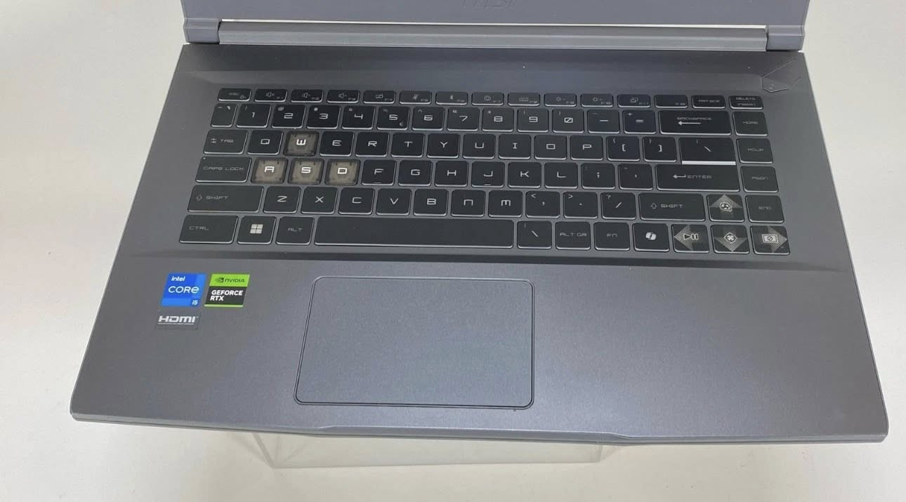 MSI THIN 15 

Core i5-13620H 
RTX 3050 
RAM 16 GB
Storage 512 GB 
Screen 15.6


**إذا كنت صاحب هذا الإعلان وتريد حذفه لأي سبب، رجاءا أرسل رسالة إلى الدعم الفني**