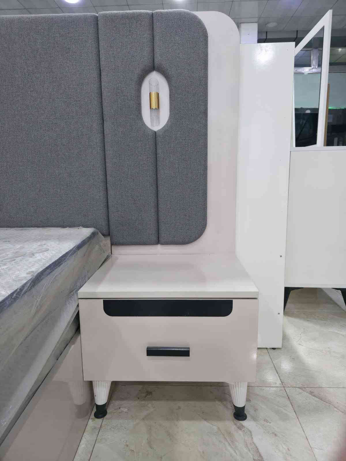 غرفة نوم 9 قطع جديد بالكرتون بسعر 675 دولار
⛔تفاصيل الغرفة:
•كنتور 6 باب جام شفاف مع جكامج  قياس 240×210×56
•تخت قياس 200 × 180
•ميز تواليت 165 × 105
------------
#معرض_جودي_بدهوك
⛔مالطا خاری-فرعی ئکی به ری سیناعی- به مبه ری مه دره سه (مالتاژئری)
تليفون / واتس اب / فايبر // *********** //
📍العنون : 
دهوك - اول فرع قبل صناعة تصليح سيارات بمالطا - مقابل مدرسة الابتدائية(مالطا القديم- كونديه مالطا)- قريب من مطعم مالطا(خارنگه ها مالتا)
#غرفة_نوم #اثاث_منزلي #موصل #خزائن_ملابس #duhoki دهوك
