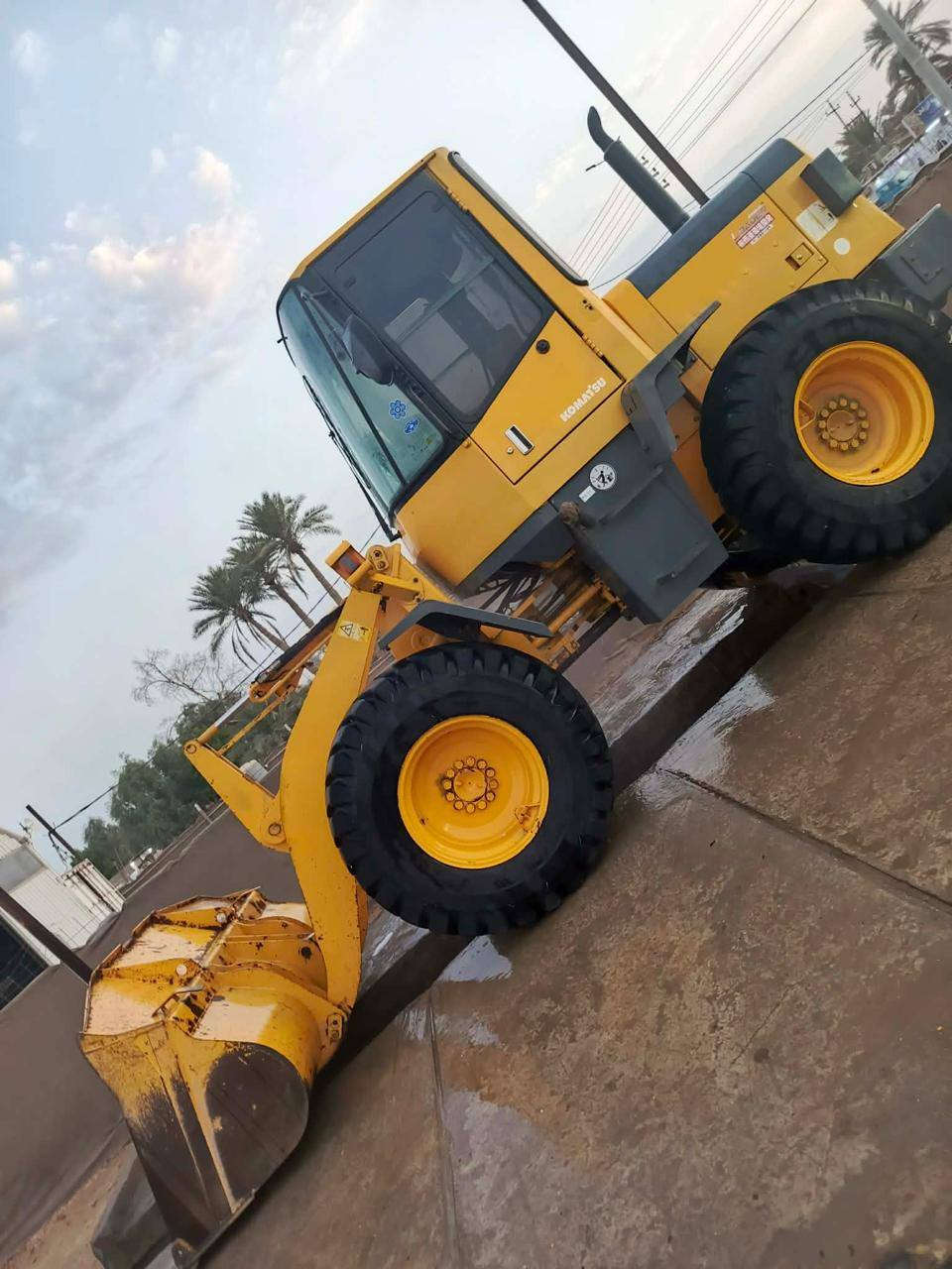 الهم صلي على محمد وال محمد.                          دخول جديد  شفل كوماتسو حجم 100 للبيع  تبريد شغال. مكينه برغي مامفتوح بيه. شفل جاهز للعمل. الاستفسار ***********.       ***********
