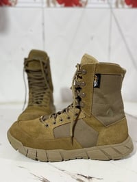 بسطال للبيع قياس 43 السعر 85 الف  07709884883