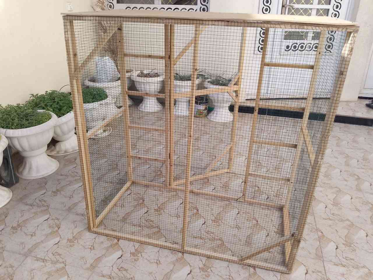 سلام عليكم مرخصة الادمن متاح قفص خشب جديد يتفصخ براغي حلو ومرتب ارتفاع 120 عرض 120 نزال 60 مكان بغداد الحريه السعر راسلني خاص وبخدمتكك
***********
