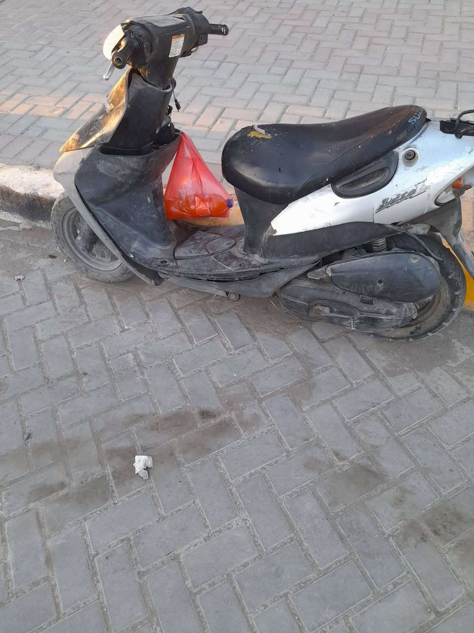 السلام عليكم 
السلام عليكم دراجه سازوكي خفاش شغاله محرك نضيف بغداد الغزالية***********/ ***********سعر١٣٠
