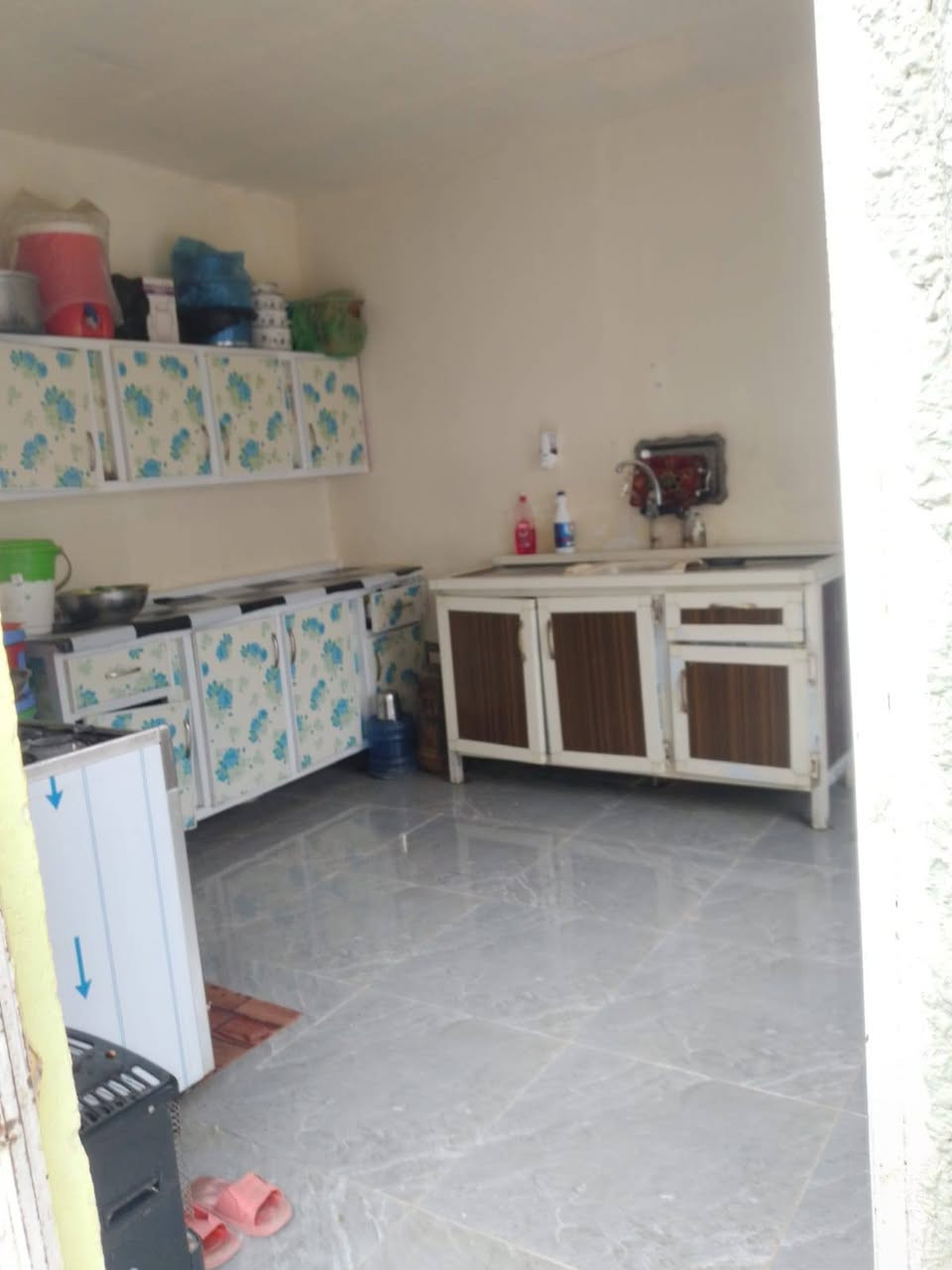 يالله يارزاق
بيت للبيع مساحه 450م كوفه شارع المعمل مقابل مدرسة الازدهار يبعد 100 م عن الشارع العام يحتوي على غرفتين وصاله واستقبال ومطبخ وحمامات عدد 2 البناء ابلوك نوع الأرض عقد السعر 45 مليون لتواصل ***********
