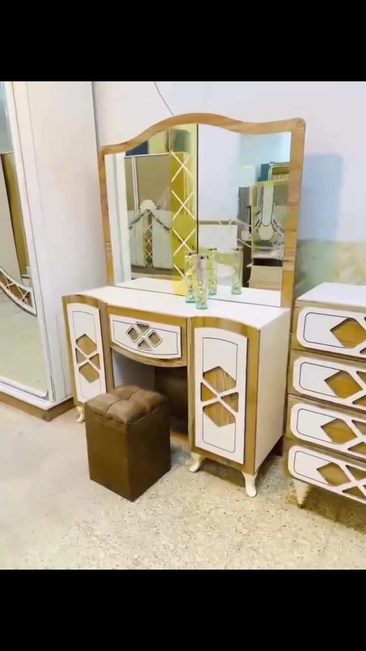 غرفة نوم تركي 🇹🇷مستخدم 
نضام اسلايت 
نضافه 90‎%100 
تتكون من 8قطع 
سكك سل ستيل 
سعره 650 +التوصيل والشد داخل بغداد مجاناً


**إذا كنت صاحب هذا الإعلان وتريد حذفه لأي سبب، رجاءا أرسل رسالة إلى الدعم الفني**