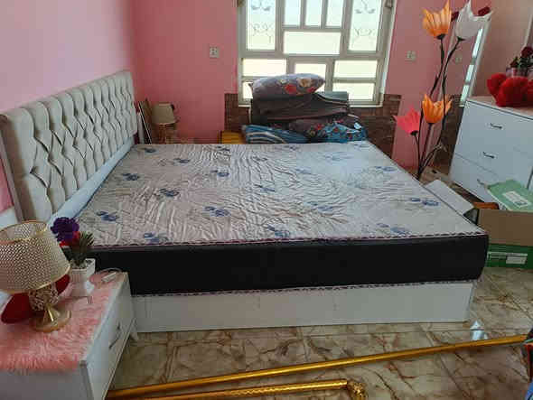 غرفه تركيه للبيع استخدام قليل
مكتونه 8 قطع مكاني بغداد حي اور 
رقم الهاتف ***********
