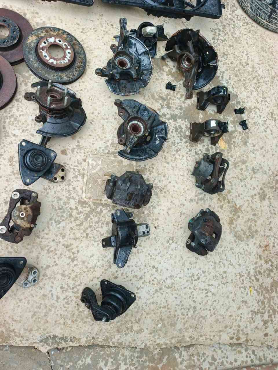 غراض سيراتو تفصيخ حاويه من موديل ٩ الى ١٣ والنترا من ٧الى ١١ يوجد توصيل جميع المحافظات  الاستفساررًالاتصال عل الرقم *********** الحجز واتساب أو اتصال
