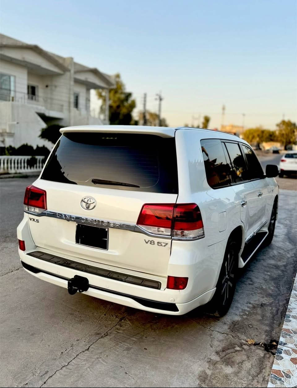 وەنەوشە دوبەی ساخ 
بۆ فرۆشتن 
بێ ڕەقەم ماڵی مەدەنی بەشەرت 
ساخ کامل کراوەتە 2021 داخلی و خارجی
گێرو مەکینەو هەموو گیانی بەشەرتە 
مواسەفات لێگزس مەکینە 4:700
فوول فوول مواسەفات VXS (V8)
تەنها ئەو پارچانەی بۆیاخە کە گۆڕاوە 
یەک دینار مەسروفی تیا نیە ماڵی دۆستە 
شوێن هەولێر 
سعر 215$مەجالێکی بریانە 
ژ.م ***********واتساپ ڤایبەر أربيل, العراق
