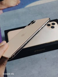ايفون 11 برو ماكس  ذاكره256  بطاريه96  كفاله عامه  نضافه100  سعر 425  ...