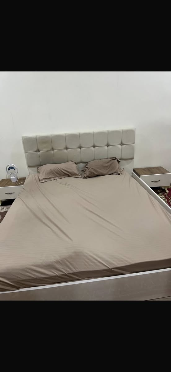 الغرفة 200 بيهة مجال الثلاجات الوحدة 150 بيهن مجال


**إذا كنت صاحب هذا الإعلان وتريد حذفه لأي سبب، رجاءا أرسل رسالة إلى الدعم الفني**