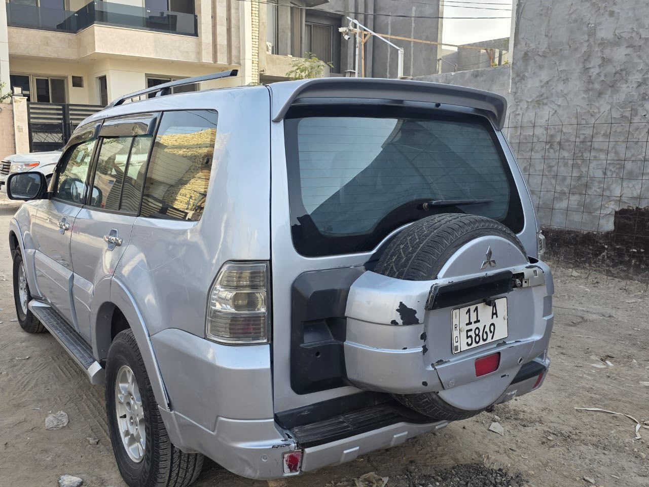 تحيه طيبه اخوان بيع مستعجل
باجيرو 2007 محدث سياره رقم بغداد بسمي 
بيه جاملغات خلفيه وبيبان الورا ملاوان فقط بدون اي دواخل والقماره صبغ اثر جراد ع نص القماره مو كل من جه الجنطه 

بيع فقط 

مكاني بابل 95 بيه مجال بسيط جدا مكينه 3000

***********
