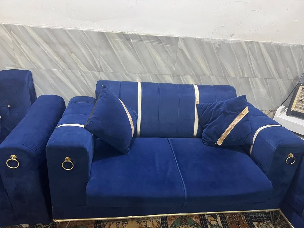 سلام عليكم تخم للبيع لون تركوازي
تخم النضافه 90‎%‎ عدد المقاعد 7 المقاعد طبية 
العنوان  بغداد الطوبجي
للاستفسار ***********
السعر 150 وبي مجال
