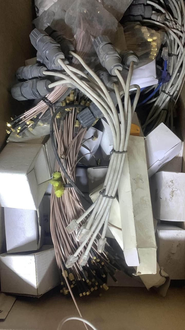 يتوفر غراض انترنت وشبكات ولنكات مايكرويف تردد ٨ كيكاهيرتز نوع اكسترون يشيل ٨٩١ ميكا فول دوبليكس 

كور سويتج نوع سيسكو 7609s كامل مع الكارتات 
باتج بانال تسليك جديد اصلي 12 و ٣٢ و ٤٨ بورت 
شاحنة بطارية ٢٤ فولت ٦٠ امبير نوع سيسكو 
عاكسات طاقة شمسية 
الواح طاقة شمسية ٢٠٠ واط 
Power suply 48 v meanwell قدرات مختلفة
DC ups 54v 10A
سيسكو 48 port poe موديل 3560G-48 POE
عاكسات ماكزيما ٢٤ فولت ١٥٠٠ و٢٠٠٠ كي في اي 
ايرفايبر 5U لنك بيه عطل 

للاستفسار الاتصال على الرقم 
***********
مكاني بغداد شارع الصناعة
