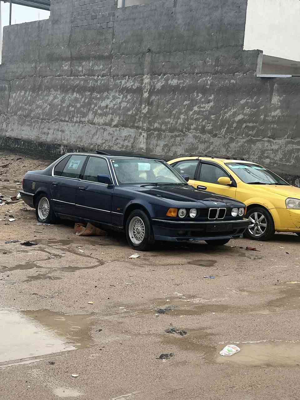 بي ام 735 موديل 87 
مكينه وكير حاويه جديد بشرط قبل شهر شديتهن 
تبريد منضومه كامله جديده 
بجم جديد دعاميات جدد حاويه غرفتها نضيفه 
سياره خير من الله جاهزه
 عوزها لمسات بسيطه 
للمراوس فقط 
مكاني بصره 
راعيها بالبصره تحويل ثاني يوم مشروع وطني راعيها يريد تحويل سنويتها تنتهي بشهر سادس 
***********
