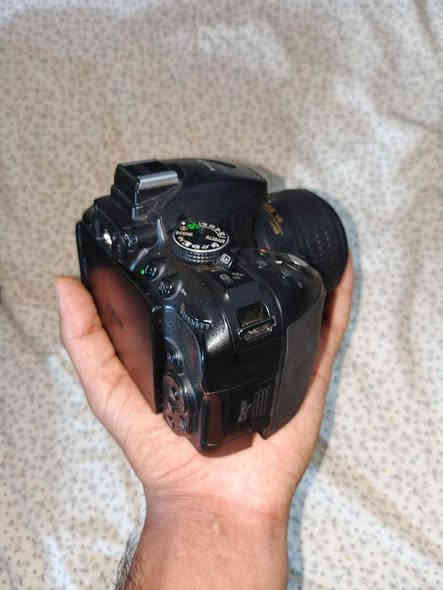 كاميرا نيكون 5300D جديدة شرط الفحص مكفوله من كلشي يجي وياها
هود

بطارية

شاحنه

حزام 

كيبل نقل تايبسي

اضاءة جلسات تصوير فيديو

جنطة كتف

رام 32 

السعر 350 الف وتوصيل موجود
***********
