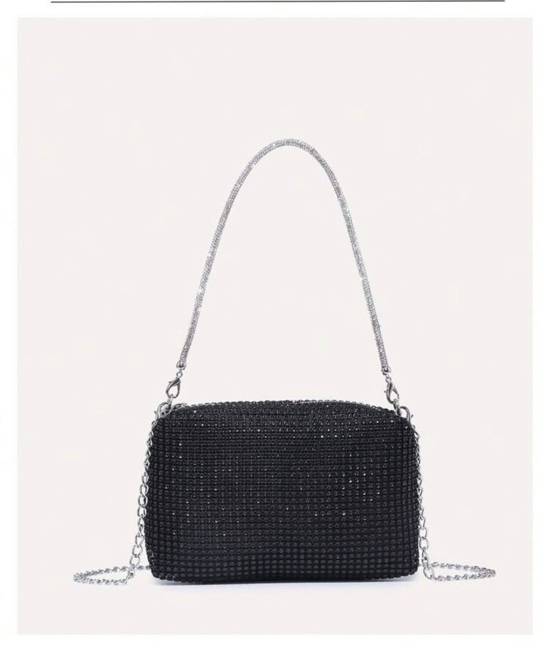 حقيبة نسائية فاخرة مربعة مزينة بإكسسوارات من الترتر والأحجار اللامعة، أناقة وفخامة هادئة، مثالية لحفلات الزفاف للنساء والعرائس ✨💍
للحجز ع الخاص


**إذا كنت صاحب هذا الإعلان وتريد حذفه لأي سبب، رجاءا أرسل رسالة إلى الدعم الفني**