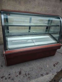 براد كيك البيع نظيف جدا مكاني بغداد 07721066792