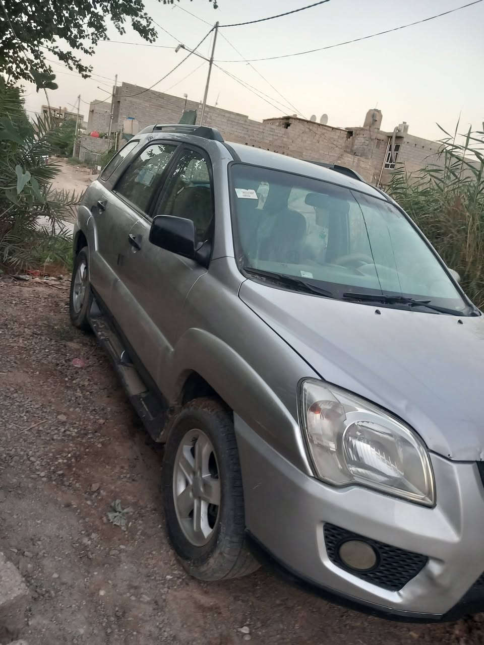 سلام عليكم عندي سياره سبورتج موديل ٢٠٠٩محرك ٢٠٠٠ للبيع السعر ٩٠ سياره بسمي مكان سيارة بعقوبه رقم الهاتف ***********
