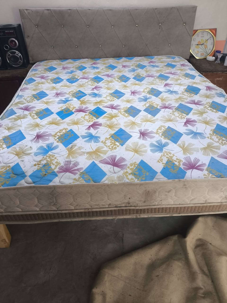 جربايه نفرين تسكام مشتغلهه بيدي ودوشك مالته طبقتين ضغط هالي علشرط حي ميسان قرب نفق المختار100وبيهن مجال ***********
