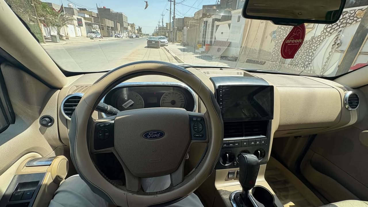 السلام عليكم
🚘سياره فورد اكسبلور 2010خليجي رقم بغداد 
⚙️كير محرك تبريد مكفول عالفحص
مكينه 6سلندر 4000
7راكب تبريد 4قطع
🛞تخم تاير جديد 
🪪سنويه جديده لغايه 2030باسمي 
مكان السياره ديوانيه 
💵السعر 115وبيها مجال
للااتصال  ***********
