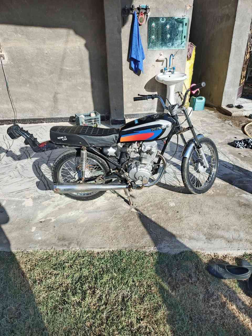 دراجة للبيع تعمر 24والشاص 14شلامج لبلاد  أوراق  الشراي يدش خاص المكان حله ورديه خارج***********
