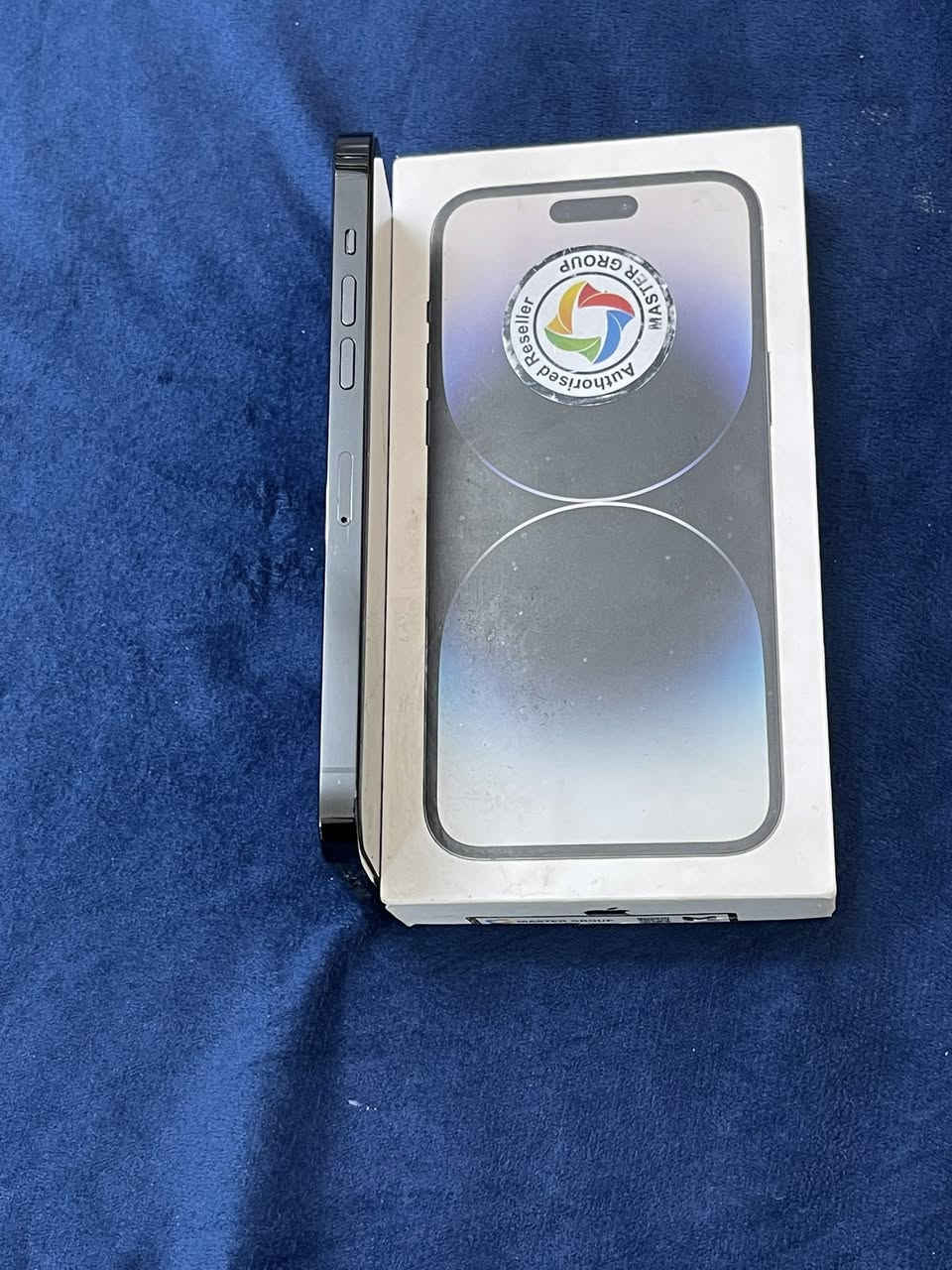 السلام عليكم
* ايفون 📲14 برو  ماكس 

* لون اسود  مميز 

* ذاكره / 256 

* بطاريه 🔋80 شحن يوم كامل 

* شرق اوسط عربي نموذج M 

* جهاز نضيف كلش شركه ماستر

* عن الحلال والحرام مبدل ظهر بدون فتح ليزر وكاله ممبين فقط وممأثر ولا راح يأثر من باب البيت ضمان

* كامل ملحقات

* السعر / 725 

* العنوان / بغداد /الشعب

* للتواصل / ***********
