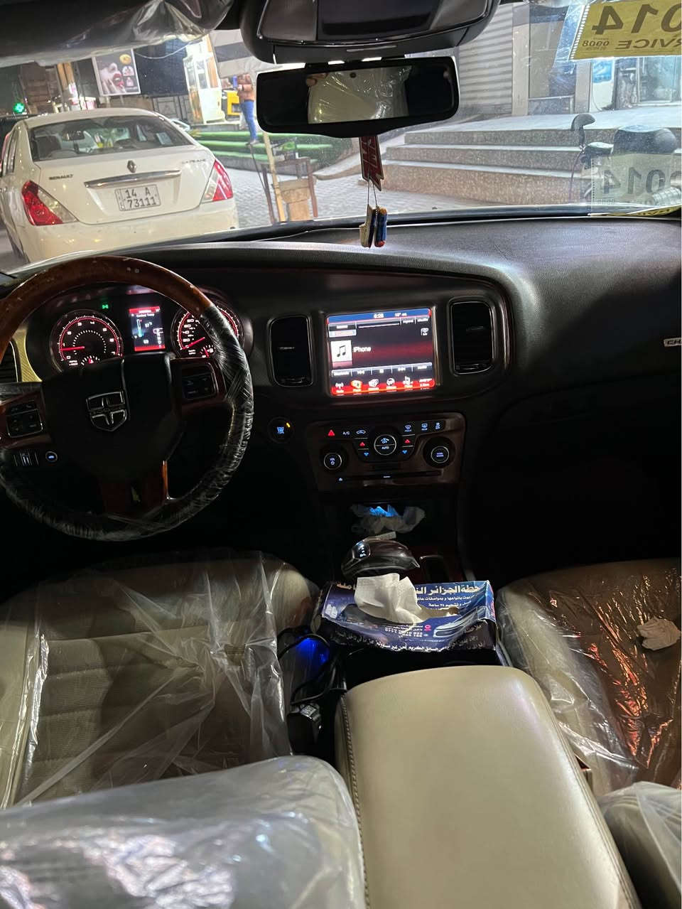 جارجر ١٤ خليجي وكاله العرصات سياره كفاله عامه من كلشي  بيه فقط بارد ٣ أصابع سياره جديده جديده كسر كارتون فول للأخير داخل بيجي هوك خلفي  شاشه جبيره كير ماوس نقطه عمياء رادار ماشيه ١١٠ كيلووو مكينه كير كفاله حداديه تخم تاير كابسن تراييك شرط زيرووو ليدور جديد وبلادي وباسمنه تحويل ثاني يوم سياره عله ايدنه مشتريه من الوكاله مكاني البصره الشراي يتصل *********** Singapore
