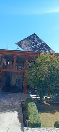 منظومة شمسية • بطاريات ليثيوم ١٦ كيلوواط • انفيرتر ١٢ كيلوواط