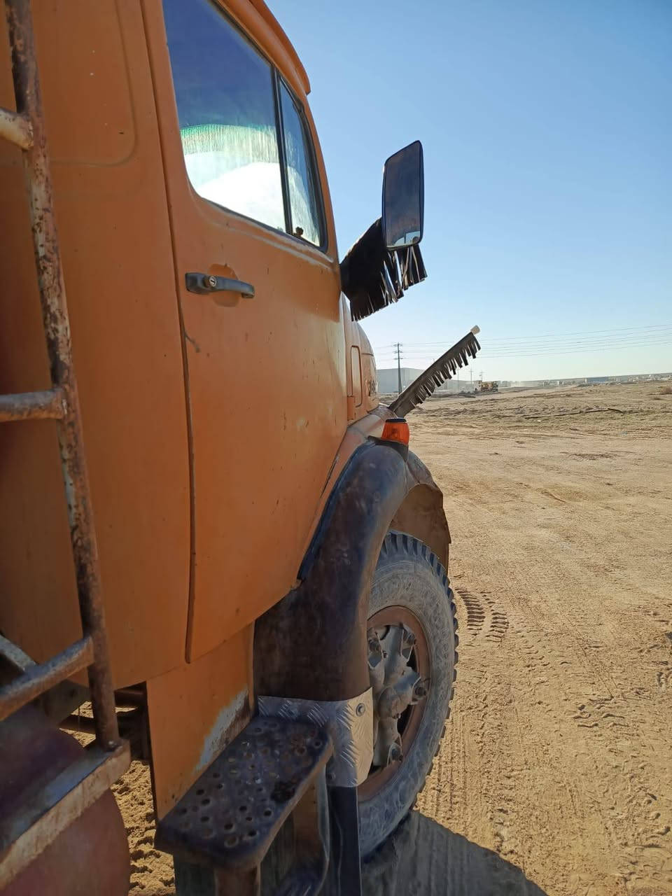 للبيع ابوردين 81 مكفوله كفاله عامه 8طن شاصي مكفول قطره صبغ مابيه رقم انكليزي نينوى مداور ثاني يوم تانكي تفصال الموصل جديد
للاستفسار الاتصال ***********
