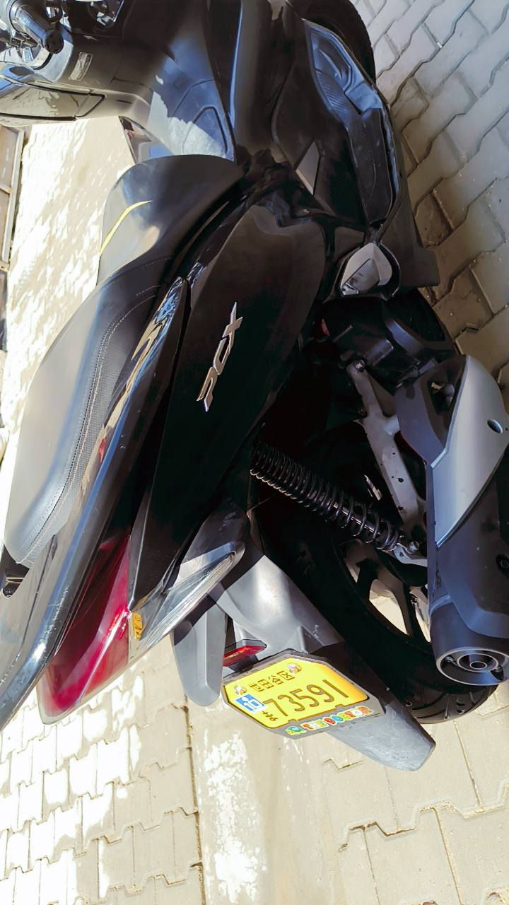 السلام عليكم pcx جيل الثالث كفاله عامه مكينه مكفوله من الفتح 
حساس ازدحام حرف A تدفئه يدات ستان حساس 
الدراجه احلا من الصور كفاله عامه 

للتواصل وتساب او اتصال : ***********
