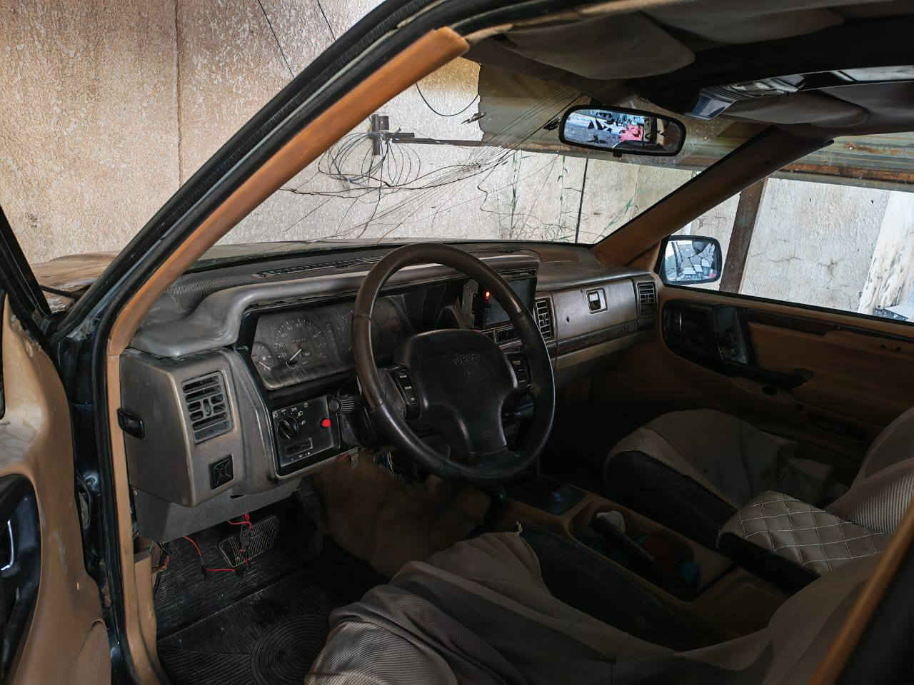 السلام عليكم جيب للبيع موديل 93 رقم واسط سعر 25 ورقة *********** ***********
