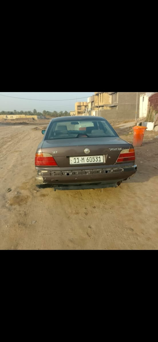 سعره ٣٥ وبيه مجال
بي ام خفاش ٩٧ محوره  vvt رقم بغداد  مكان السياره كربلاء طويريج 
***********
***********
