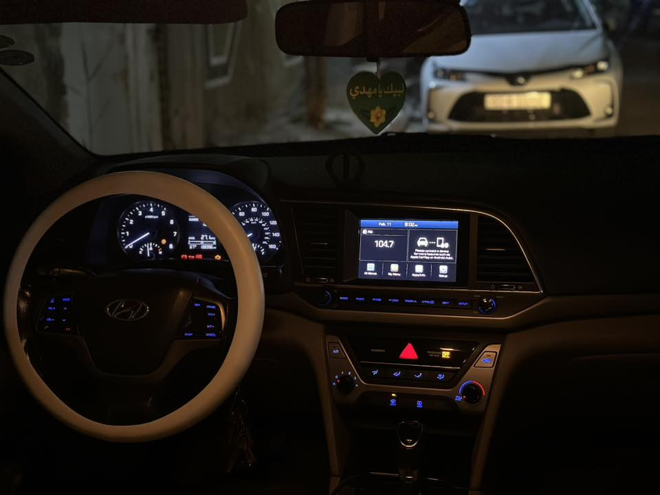 سلام عليكم  الانترة ٢٠١٧ امريكي مكينة ٢٠٠٠دوش رقم اسليمانية  بسمي مداور  بيها منضومة غاز تبريد جاهز السيارة مابيها اي شي او اي عيب بيها ٥ قطع صبغ بدون دواخل جاهزة من كلشي الشراي يتصل مكاني كربلاء ***********
