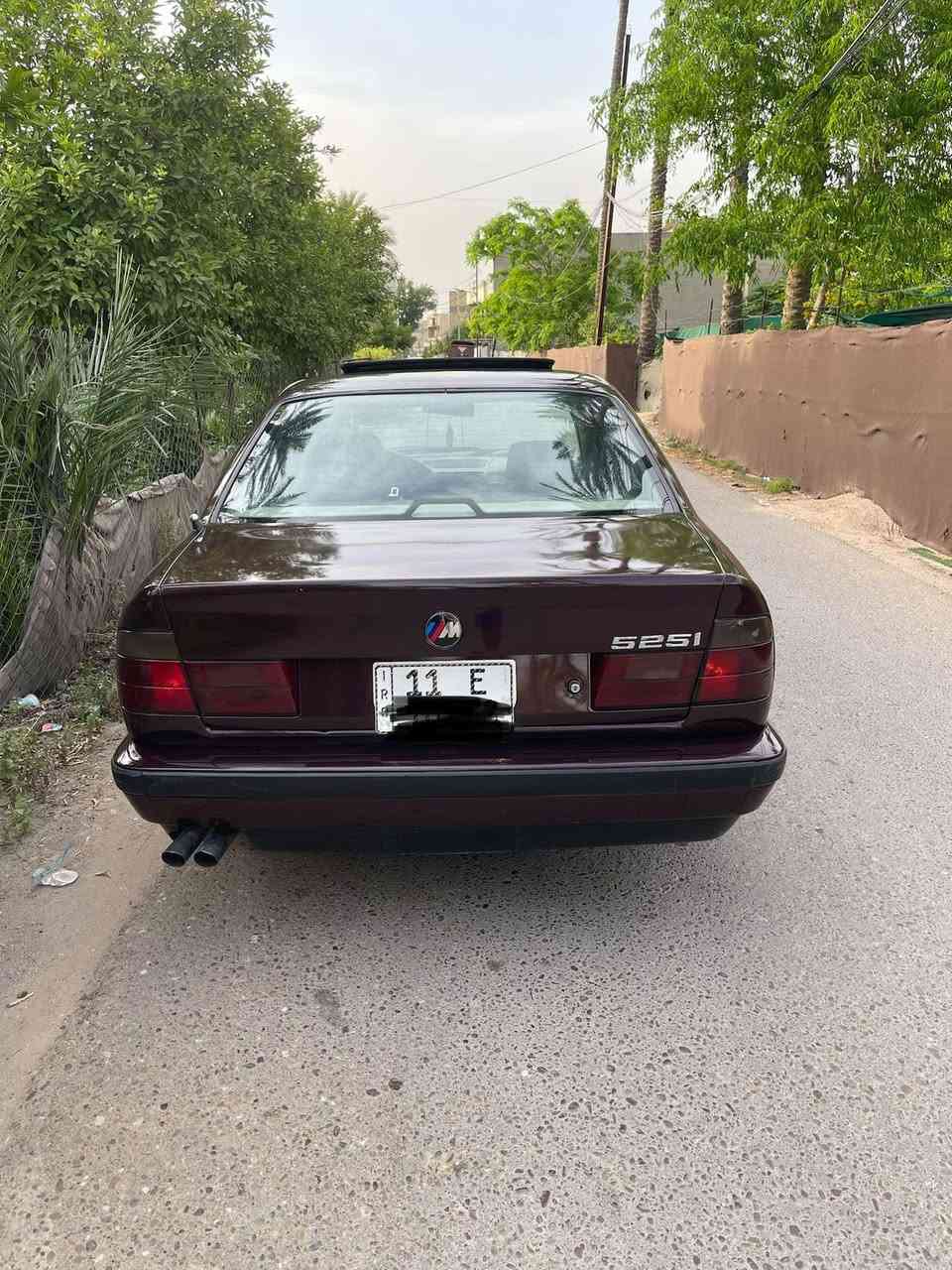 السلام عليكم BMW 525iA موديل 92 سياره جاهزه صبغ عام اثر جراد فقط
سياره بلادي بدون حادث او ضربه
عليها ادامه كامله من منضومه بانزين وباتري جديد ودسكات سياره جاهزه للاخير 
مكينه 25 مسكر 
كشنات كهرباء كاركتر
سنتر لك ريمونت
سلايد شغال طكتين 
تبريدها ثلج خير من الله 
دبل ايرباك
اكروز سرعه
كمبيوتر
مري شفط
تخم تاير حداديه 
بجم عريض
رقم بغداد الدولي باسمي تحويل ثاني يوم
كير مكينه خيررررر من الله سياره مال بيت وممتعوبه ونضيفه وجاهزه للاخير كلشي شغال بيها 
مكانها بغداد سعرها 57 وبيها مجال للطيبين
***********
