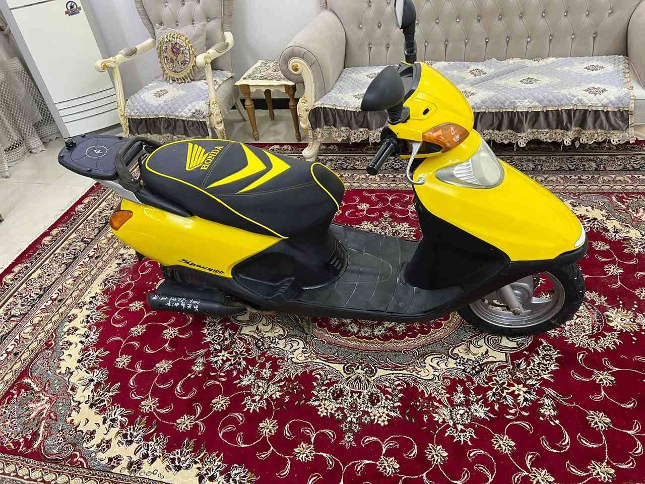 سلام عليكم دراجه سبيسي ياباني كفرات اصلي ابو ختم كهربائيات كله شغاله سلف هندر كله شغال مبدل ولفات فقط بدون تجفيت الاستفسار على رقم هاتف فقط *********** مكان كوت خاجيه
