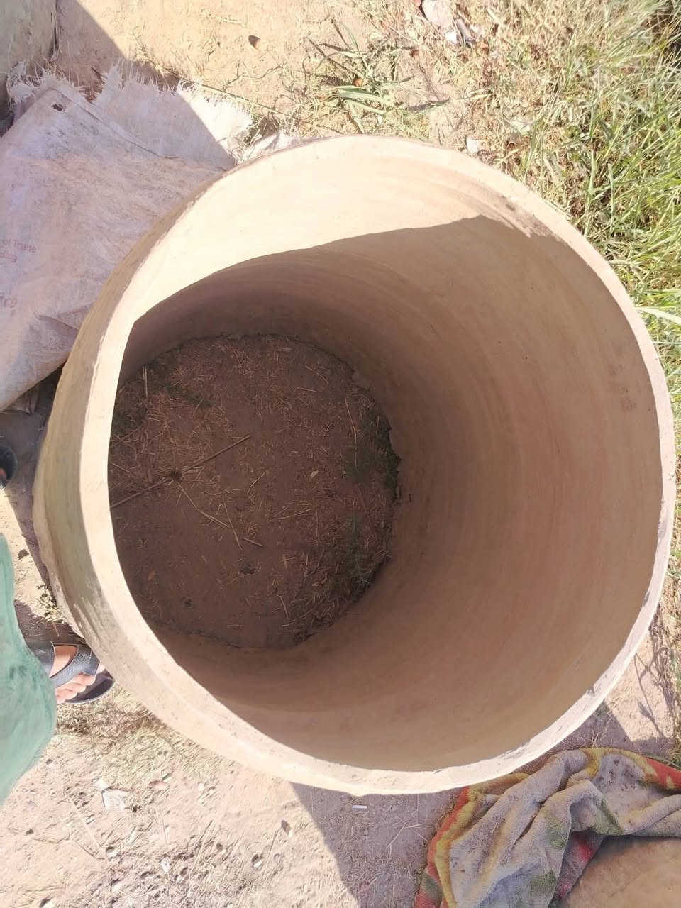 يوجد تنانير طين طين حري يوجد خدمة توصيل لحد باب بيتك اللي يحب يتصل واني بالخدمه رقم  الهاتف يوجد واتساب ***********
