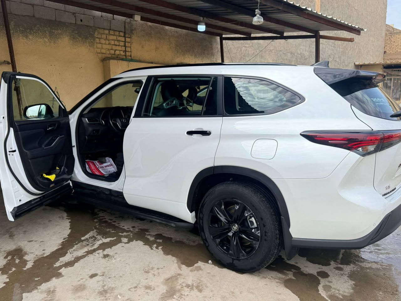 السلام عليكم
للبيع فقط واعتذر عن المراوس 
هايلاندر  موديل 2024 وكالة شركة ساز ضمان ٨ سنوات اللون ابيض صدفي بلاك ادشين فئة GLE
معروفة مواصفاتها
مكفولة كفالة عامة بحالة الوكالة ماشية ٢١ الف
للاستفسار الاتصال على الرقم 
***********   اتصال أو واتساب 
مع التقدير والاحترام للجميع
