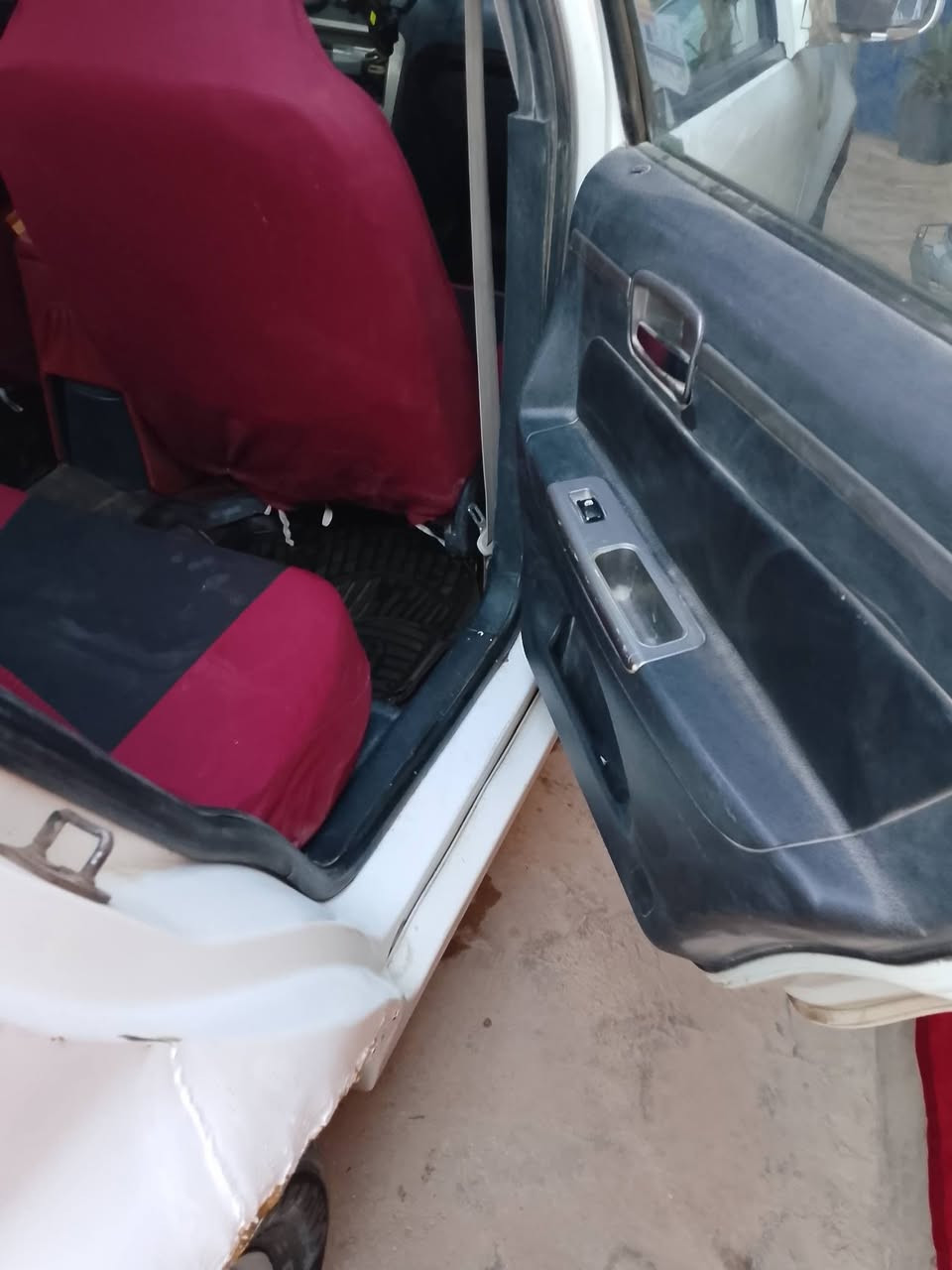 سلام عليكم منرخصت مدير الكلروب البيع سياره سيكي 12 سياره تبريد ثلج منضومه جديده مكينه  بل جيس كير ومكينه مل كورله 1800 تخم تاير غرفته كلش حلوه بس بيه حداديه تعبانه وبيه خياسات بل جملغات خلفيه وبيه ضربه بس بل جملغ الخلفي أو سنويه 29, يله تصقط تريد تحويل كبل حول سعر 27 وبيه مجل الطيبين *********** المكان حله ابو غرق
