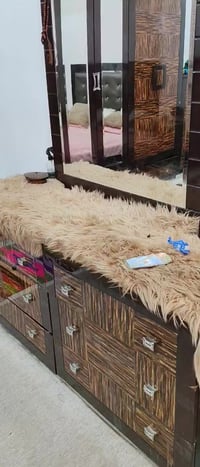 غرفة نوم صناعة كويتي السعر ٣٥٠ بغداد عنوان ٠٧٧٠٥٣١٠١٠٥