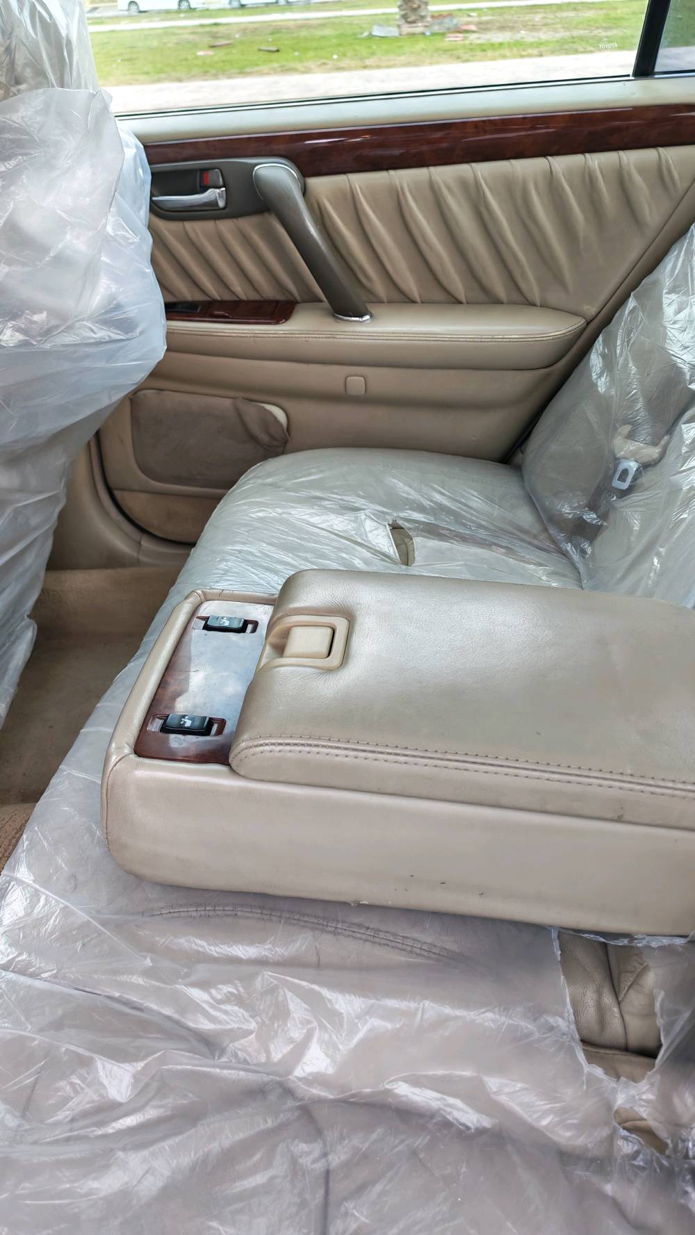 السلام عليكم جنون خضراوي قرار48 كرستال اصل سنويه 2027 تنتهي رقم بصره انكليزي تلث دكم ديفور الجبير تبريد ثلج 
غرفه جلد كفاله كص ونقل والضربه القويه
مامكفوله من الصبغ حداديه حلوه تخم تاير 
ويل نجمه سياره حلوه تجي وشوف بعينك
السعر 135 وبيه مجال مكاني البصره القبله 
***********
***********