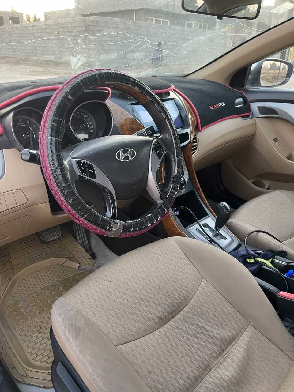 سلام عليكم النترا 2014 خليجي سنويه لل27 سونار بل منشور صدر امامي خلفي نضيف تايرات جدد السعر 115 وبيها مجال عنوان ديالى كنعان استفسار اكثر اتصل  فقط اتصال***********
