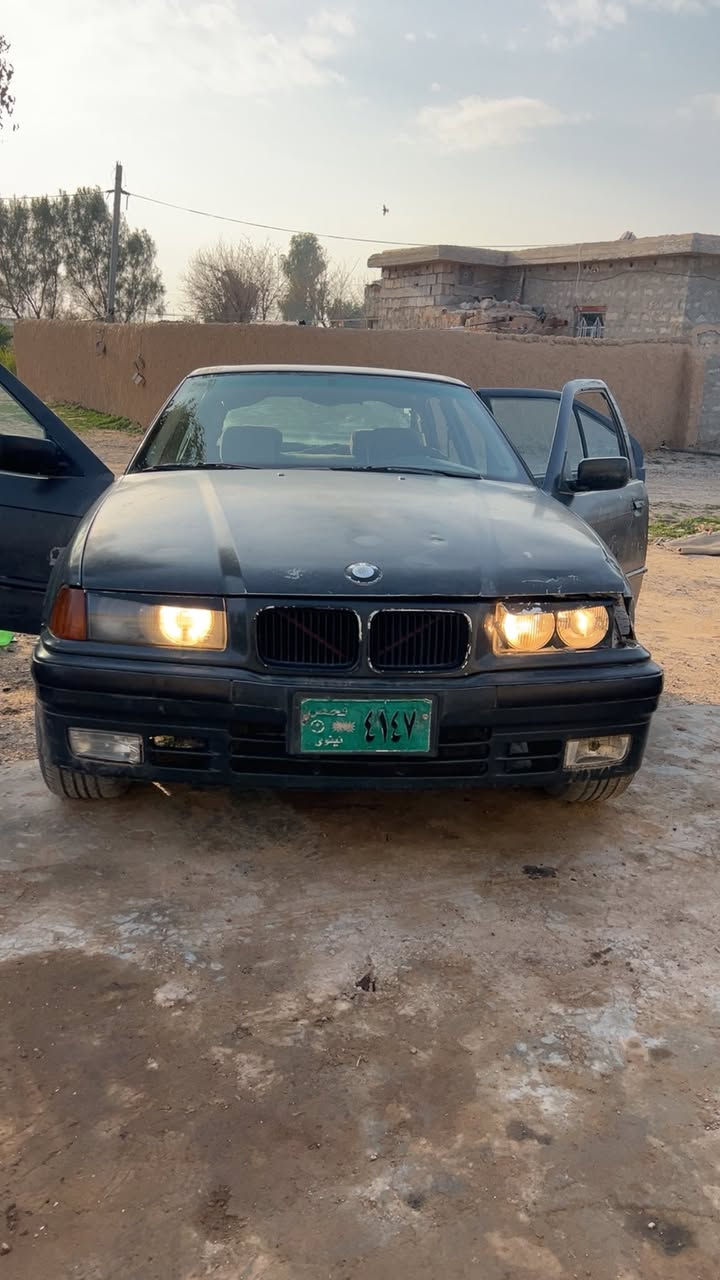 سلام عليكم من رخصة الآدمن BMW E36 السعر (9) $ أوراق  مكينتها مستحقة تجفيت كير اكسل شرط سيارة بلادية رقمها فحص نينوى صاحبها ما اندلة أبيع كوم حديد أتعهد سرقة وعشائر تخم تاير جديد كهربائياتها كلها شغالة اترايك وين ما يعجبك العنوان سامراء اتصل ع ***********
