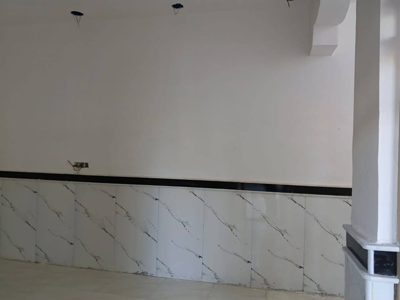 بيت للبيع بناءه حديث مساحته 150 بحجي حسن قرب جامعة الامام الصادق عليه السلام للاستفسار ***********
