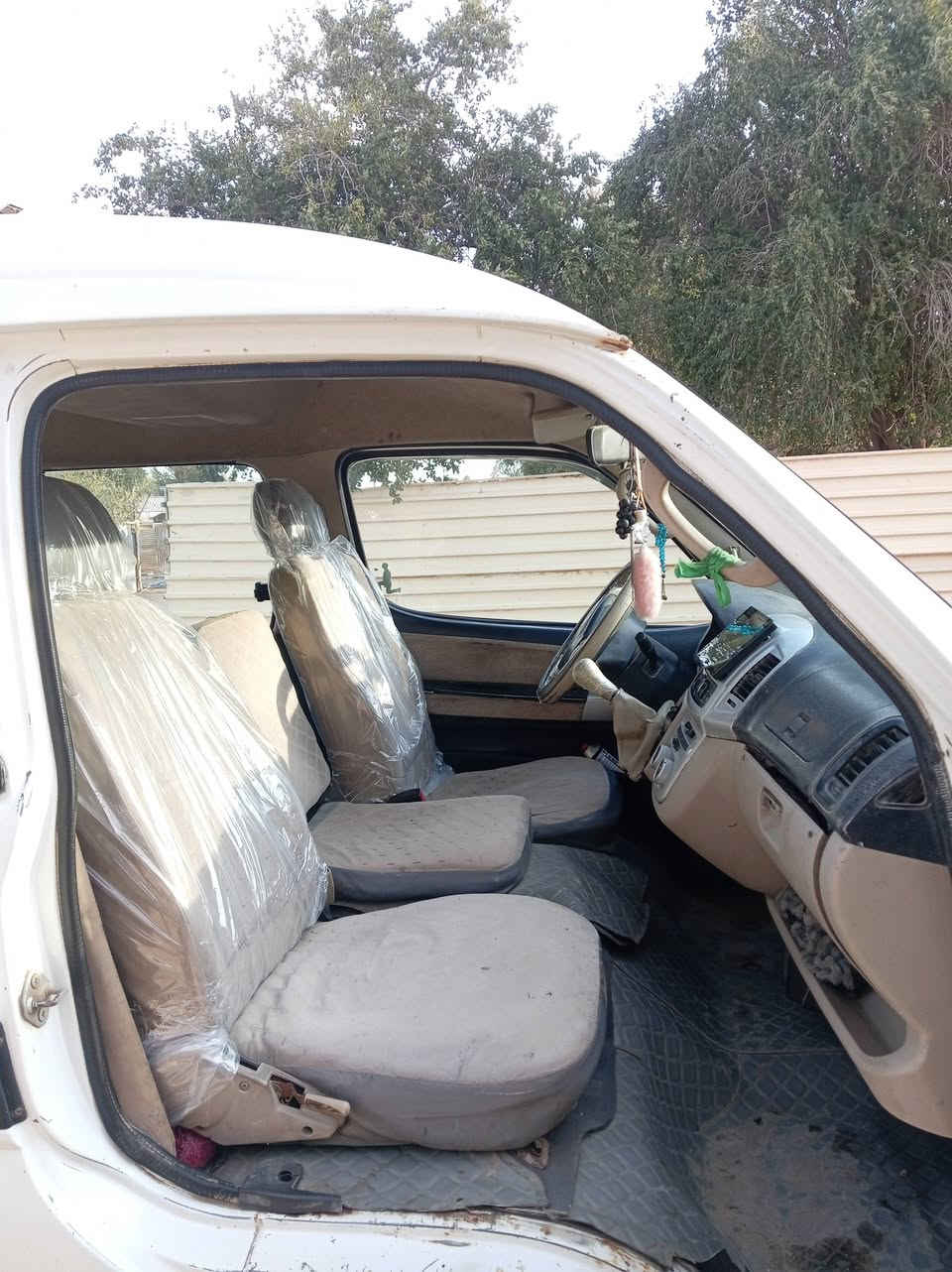 كيه جنبي للبيع موديل 14حره جاهزه مكينه كير حداديه اكسن مكفولات مصفره هيه مرور وظريبه وسنويه جديد السعر 75وبيها مجال واتساب *********** او مراوس بكيه بريجو ويطيني فرق اروس عنوان سماوه
