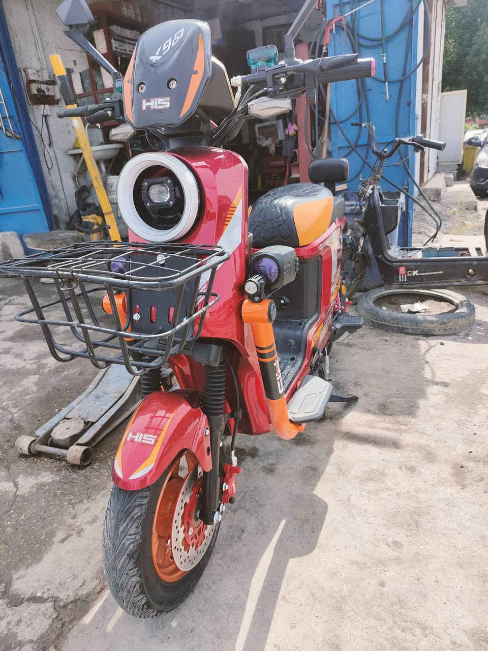 سلام عليكم دراجه جديده X900  عنوان بلديات  شارع الكهرباء   ***********
